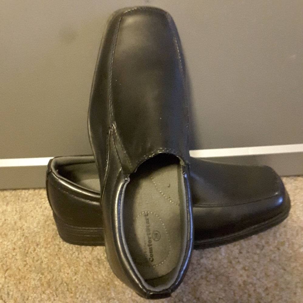 3/$30 George Comfort Start black slip on loafers